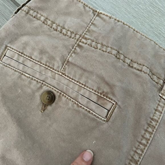 American Eagle khaki Shortie shorts size 8 - Picture 5 of 7